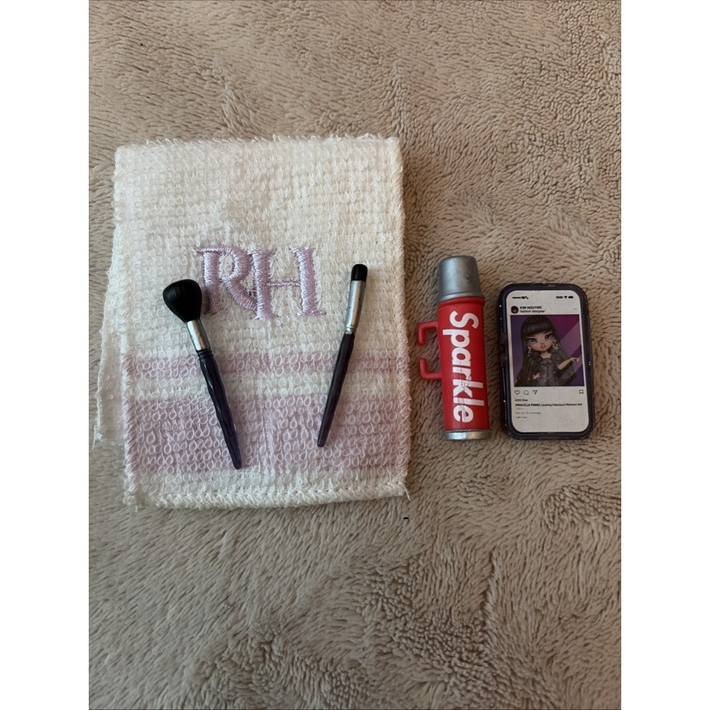 Rainbow High‎ Accessories Lot Of 5 Makeup Brushes, Towel. Thermos & Cellphone